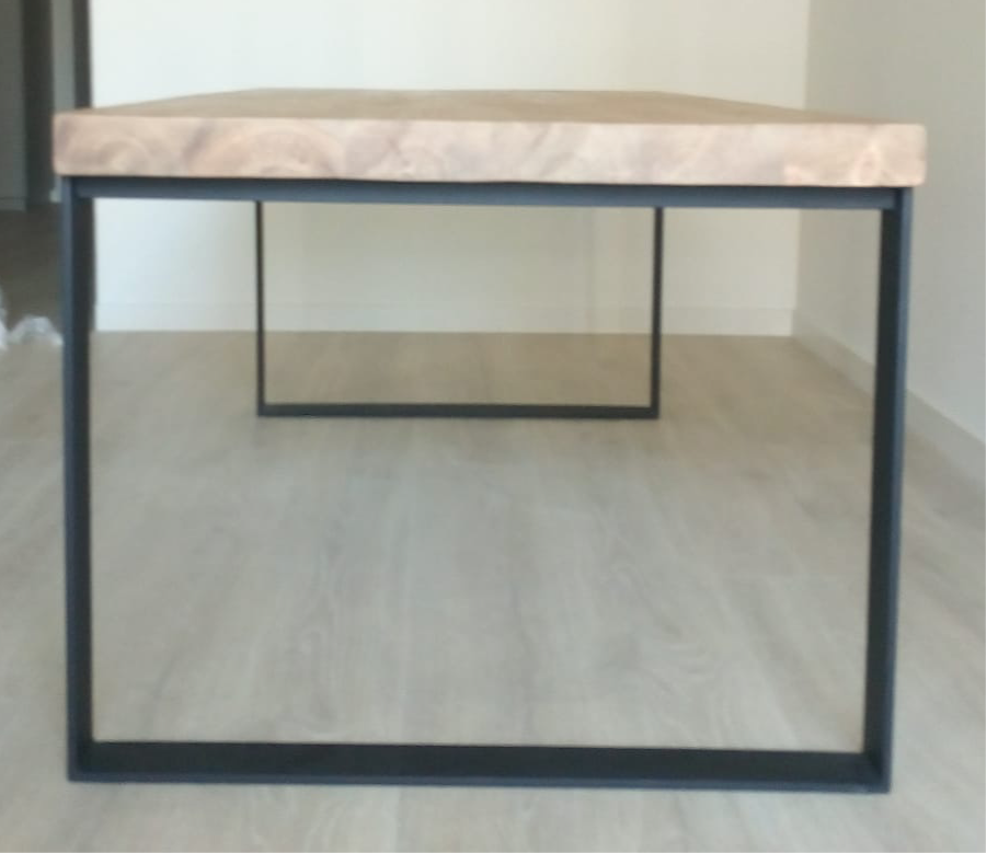 Mesa de comedor Sut