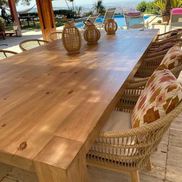 Mesa de comedor Mambruk