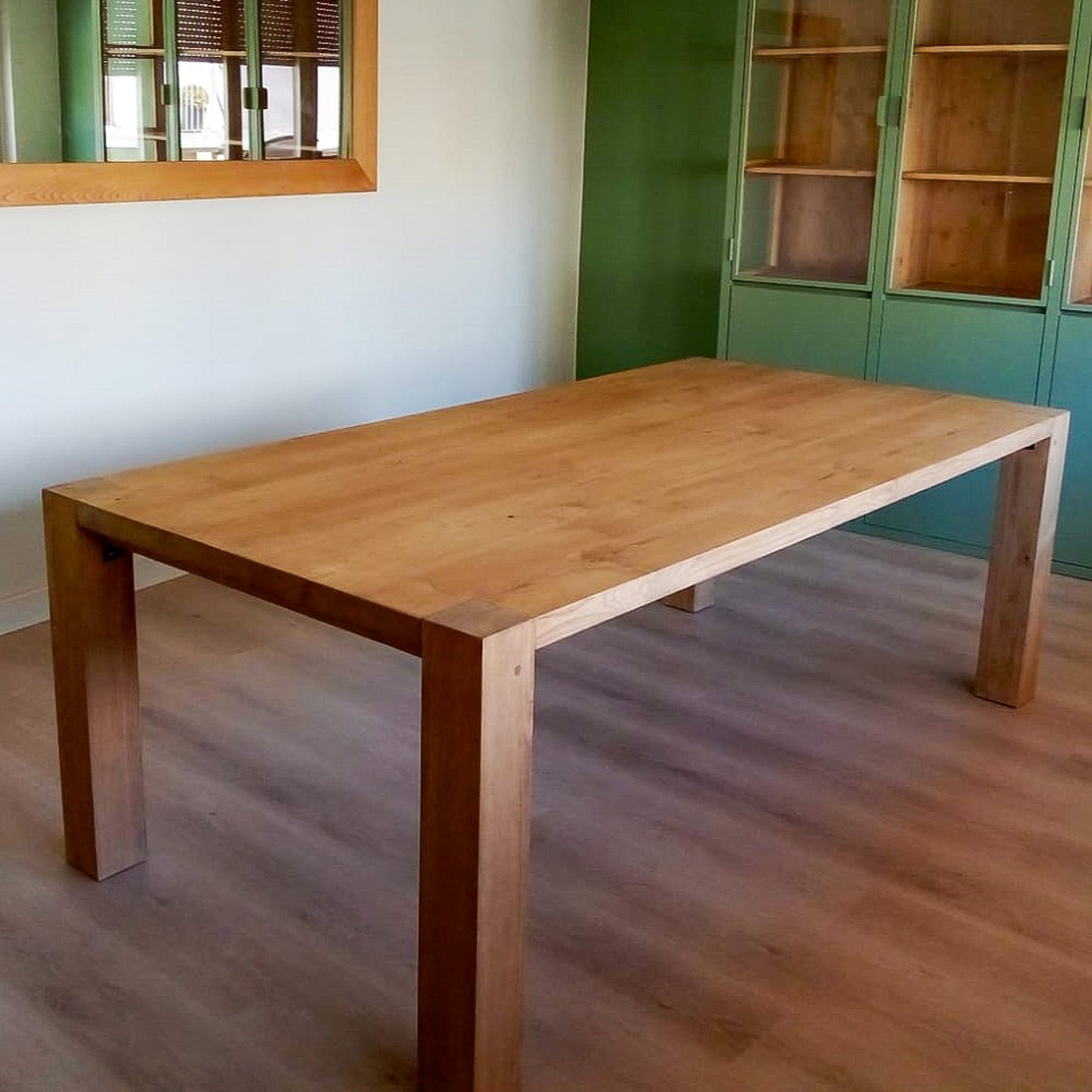 Mesa de comedor Mambruk