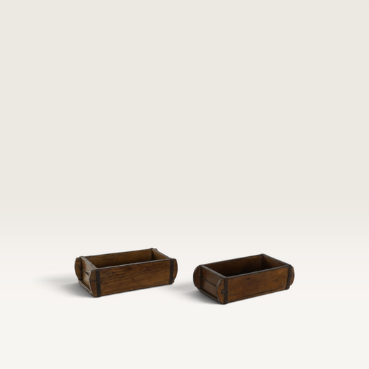 Centro de mesa Vintage Industrial Kalia de madera de teca maciza con diseño de molde de ladrillo en tonos marrones.