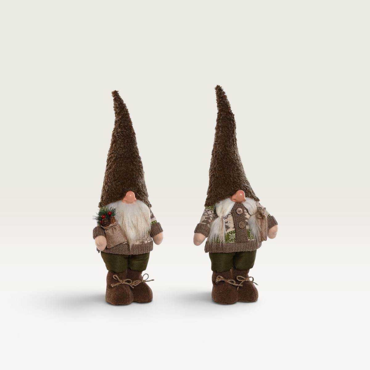 Dos figuras decorativas de gnomos Vintage Industrial de poliéster con gorros marrones y ropa de estilo navideño rústico