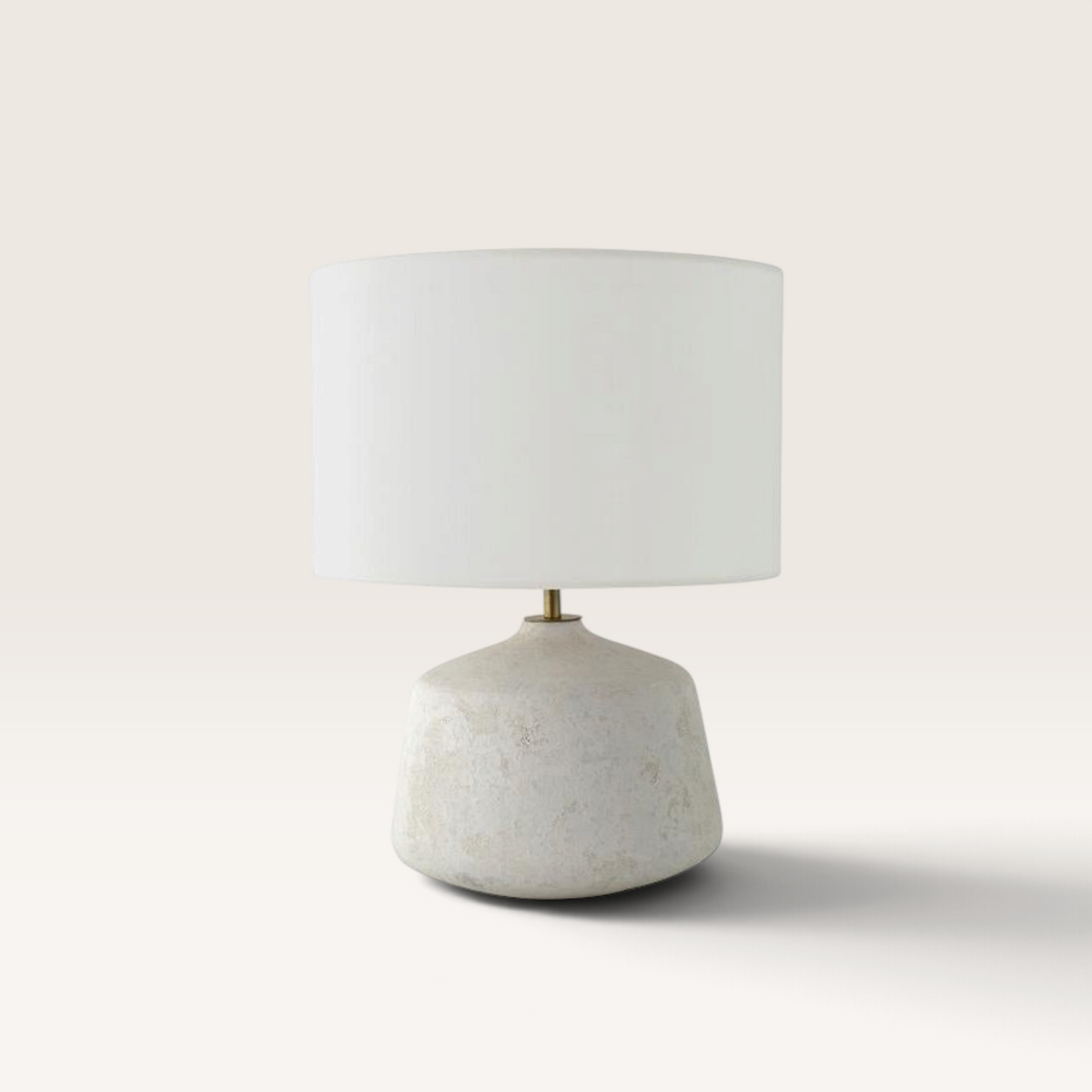 Vintage Industrial Medan table lamp with a matte white ceramic base and an off-white linen drum shade